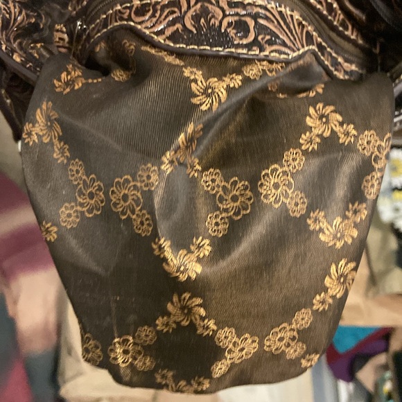 Camouflage crystal cross & studs crossbody nwot 9.5" x 8.75" long strap adj too - Picture 9 of 16